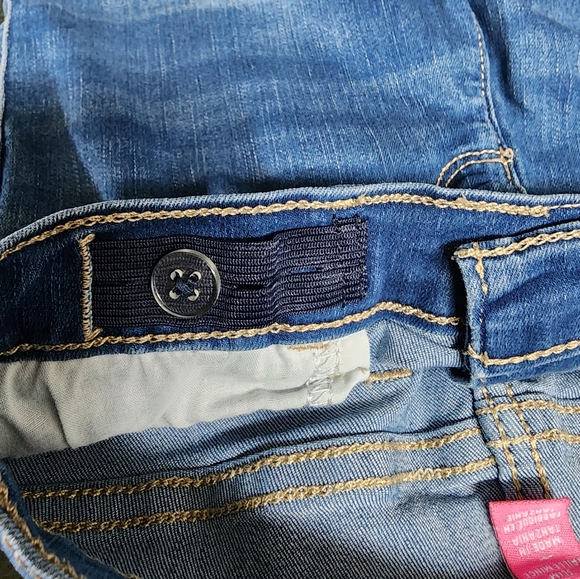 Childrens Place Skimmer Jean Shorts - Picture 4 of 4